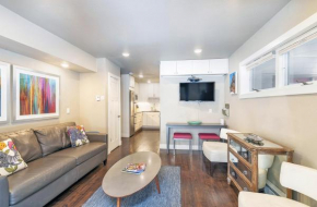 Walk to Ski, Stylish & Bright! Ground Floor, Hot Tub, Pool condo Telluride